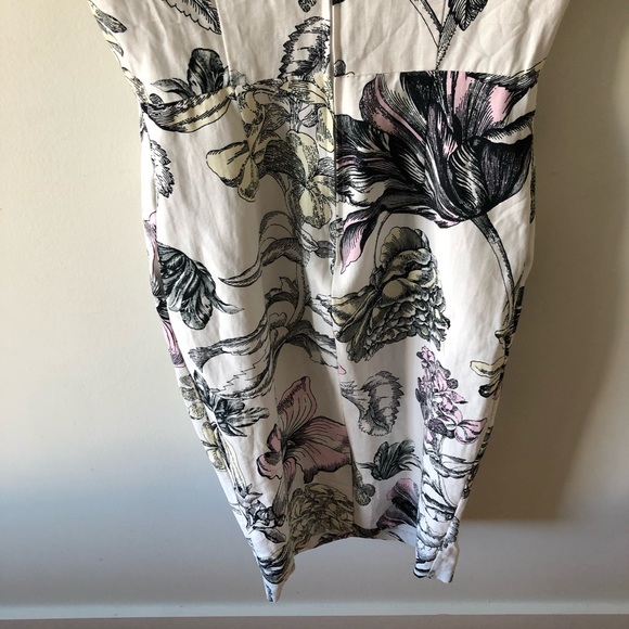 ASOS  floral pencil dress size 4 - fits like a 2 - Picture 8 of 10